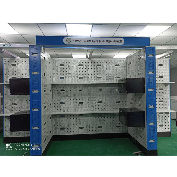 網(wǎng)絡工程技術實訓裝置(圖1) 互聯(lián)網(wǎng)工程技術實驗裝置,嵌入式技術實驗平臺